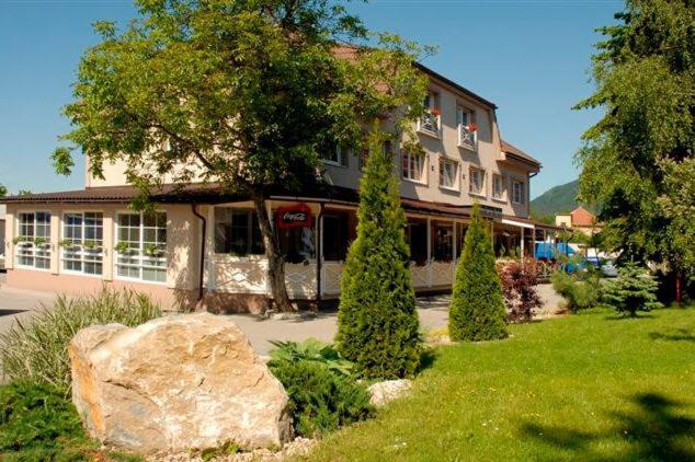 Penzion Bystrica Považská Bystrica Εξωτερικό φωτογραφία